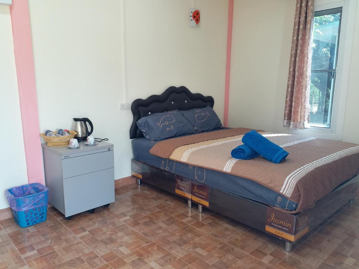 Baan Hin Sai Suay Otel Nong Sarai Dış mekan fotoğraf