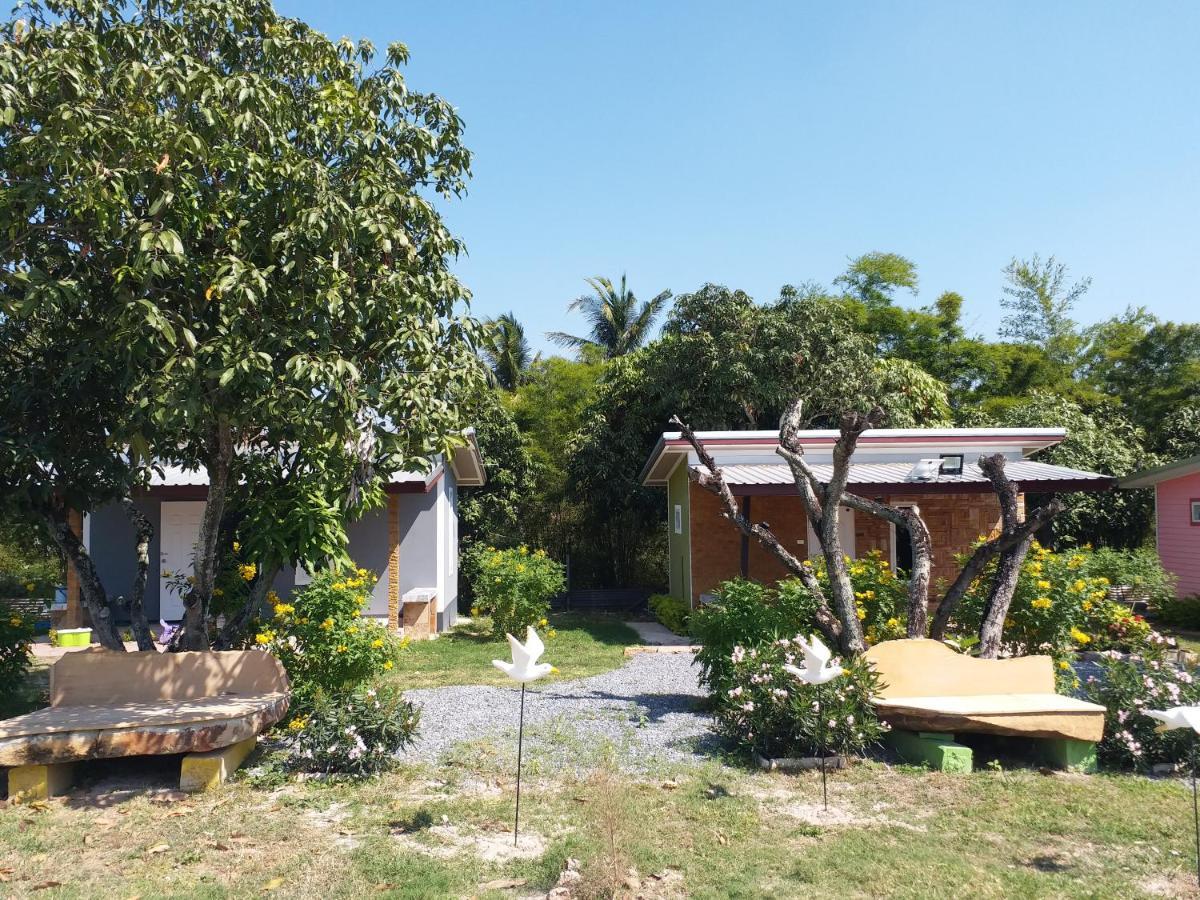 Baan Hin Sai Suay Otel Nong Sarai Dış mekan fotoğraf