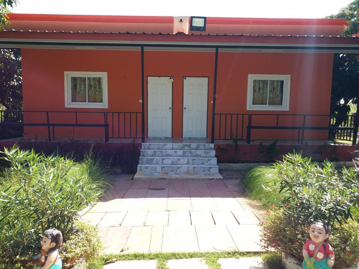Baan Hin Sai Suay Otel Nong Sarai Dış mekan fotoğraf