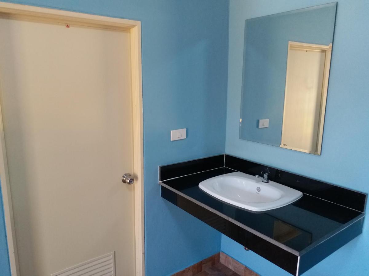 Baan Hin Sai Suay Otel Nong Sarai Dış mekan fotoğraf