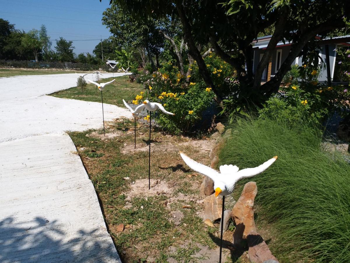 Baan Hin Sai Suay Otel Nong Sarai Dış mekan fotoğraf
