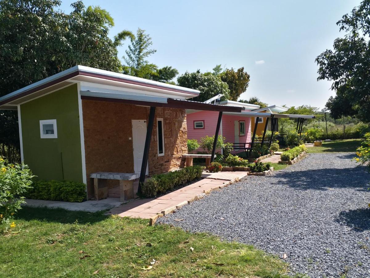 Baan Hin Sai Suay Otel Nong Sarai Dış mekan fotoğraf
