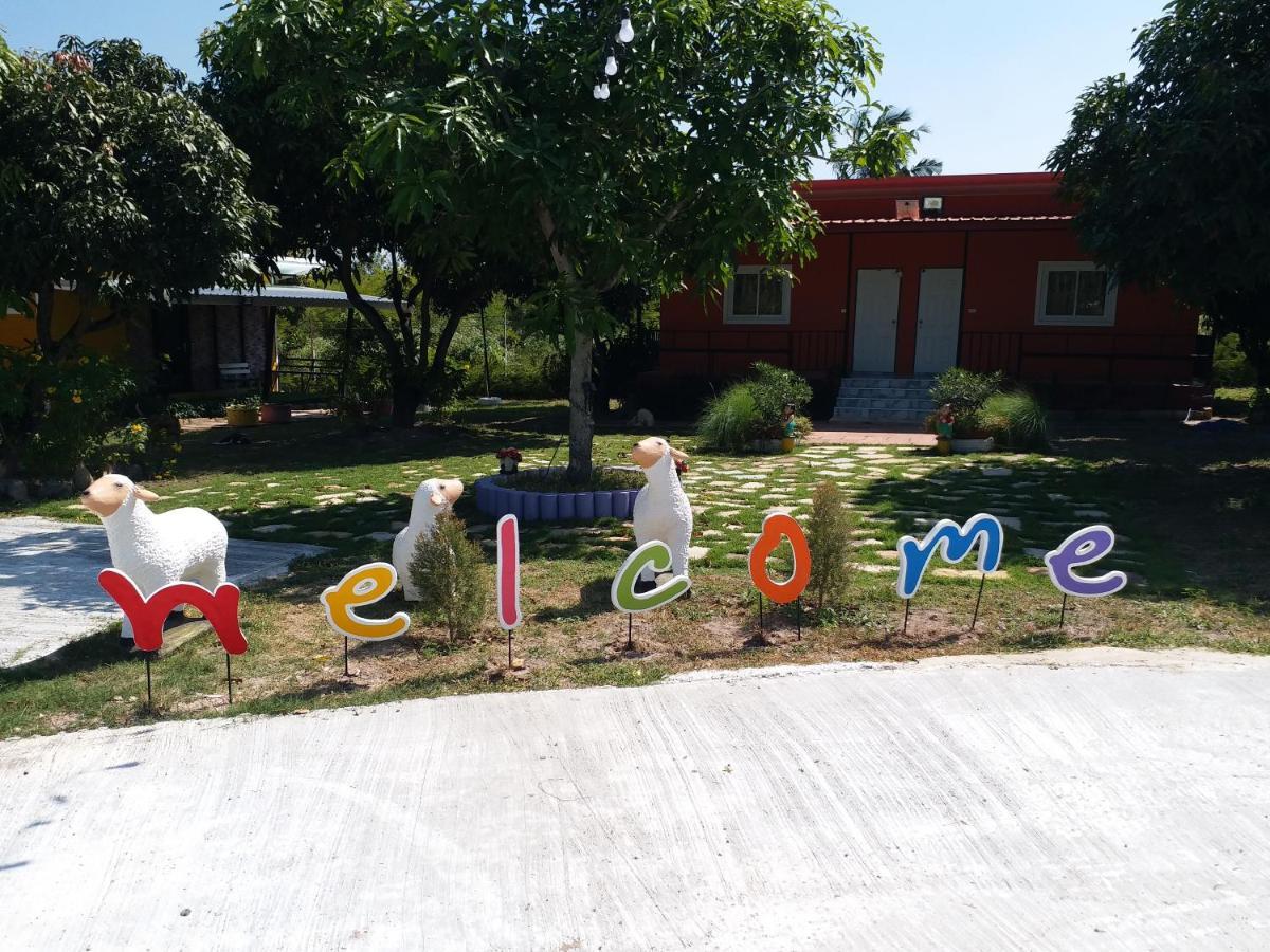 Baan Hin Sai Suay Otel Nong Sarai Dış mekan fotoğraf